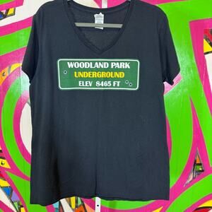 Gildan, Black Woodland Park Underground V-Neck T-Shirt, Size XL. Excellent cond!